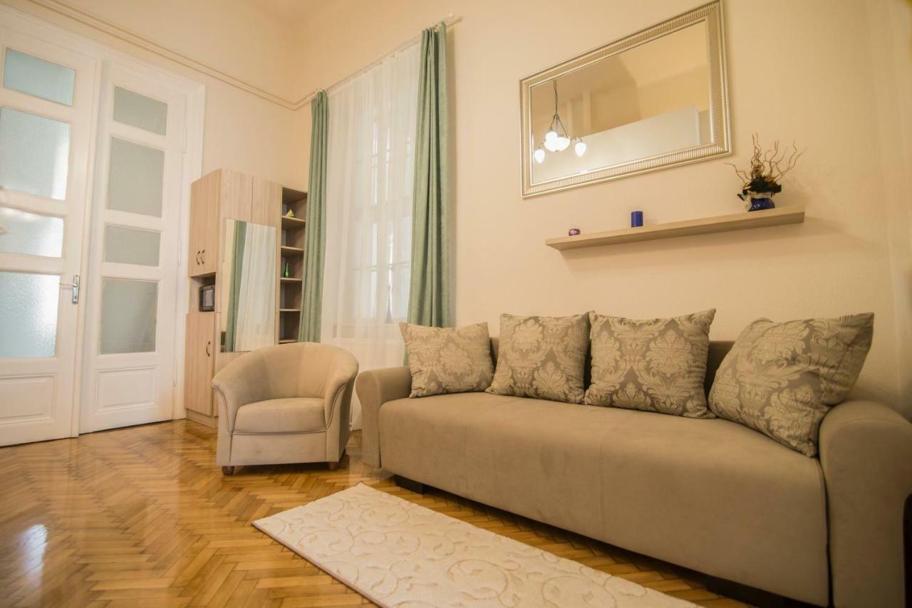 Suzy Apartman Eger Eksteriør bilde
